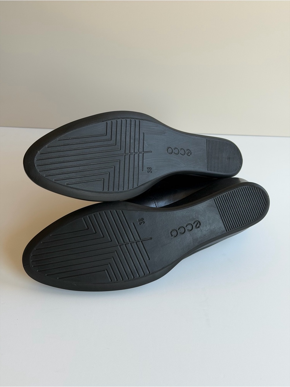 Ecco Shape 45 Wedge Black Leather Pumps Size 7 - Picture 5 of 10